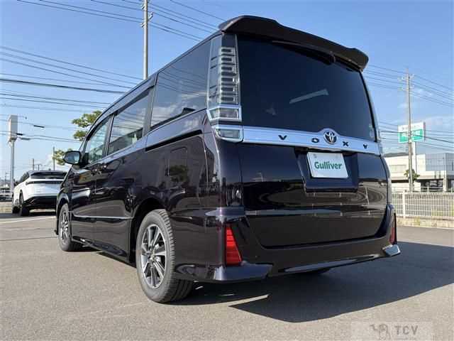 2017 Toyota Voxy