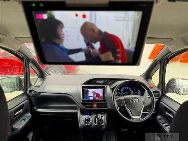 2017 Toyota Voxy