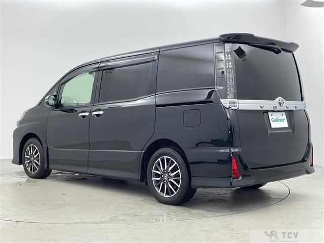 2017 Toyota Voxy
