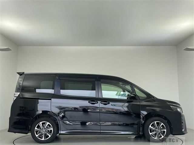 2017 Toyota Voxy