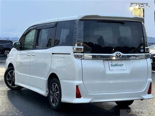 2017 Toyota Voxy