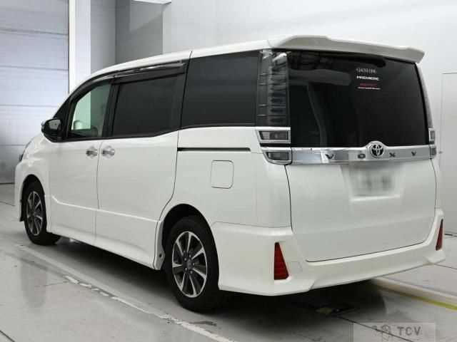 2018 Toyota Voxy