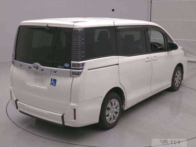2018 Toyota Voxy
