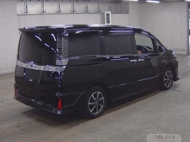 2018 Toyota Voxy