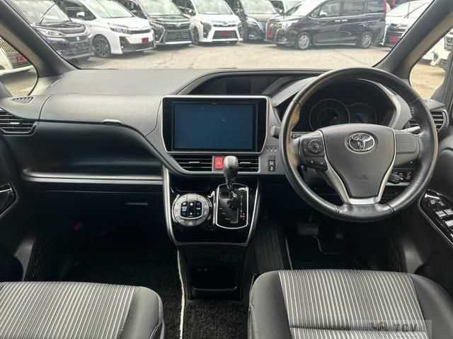 2019 Toyota Voxy