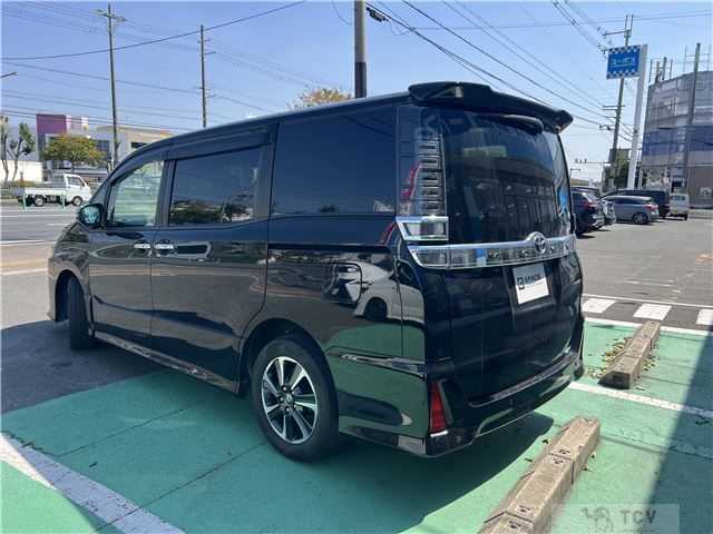 2019 Toyota Voxy