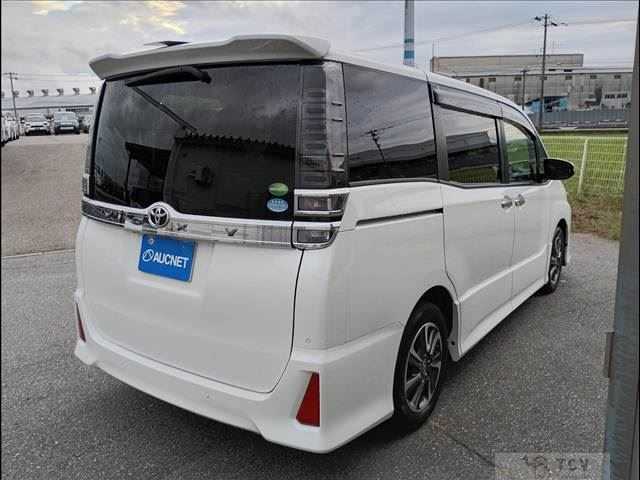 2019 Toyota Voxy