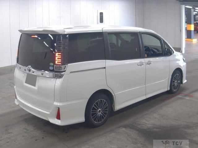 2020 Toyota Voxy