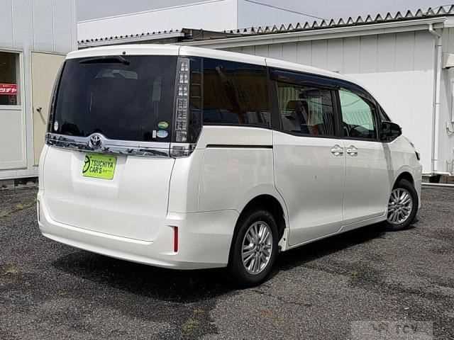 2017 Toyota Voxy