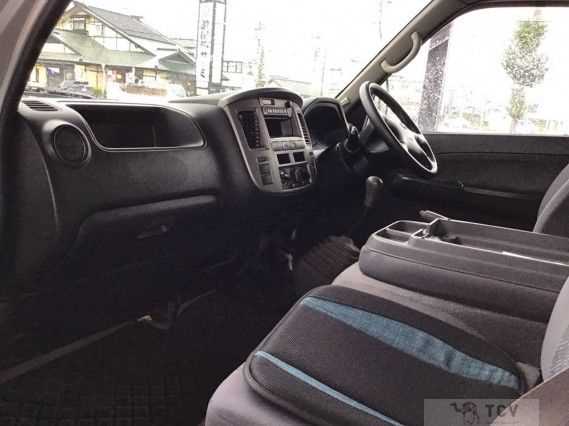 2010 Nissan Caravan