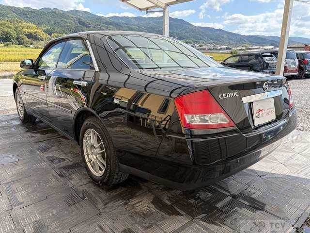 2004 Nissan Cedric