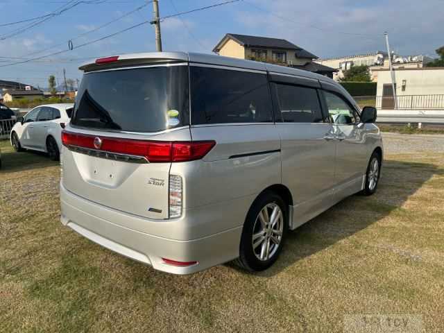 2011 Nissan Elgrand