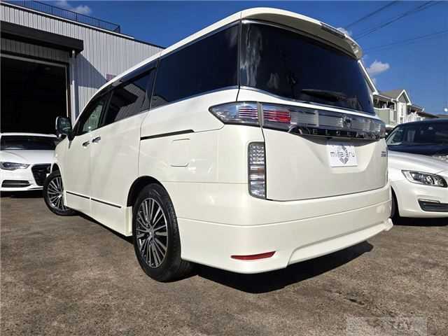 2014 Nissan Elgrand