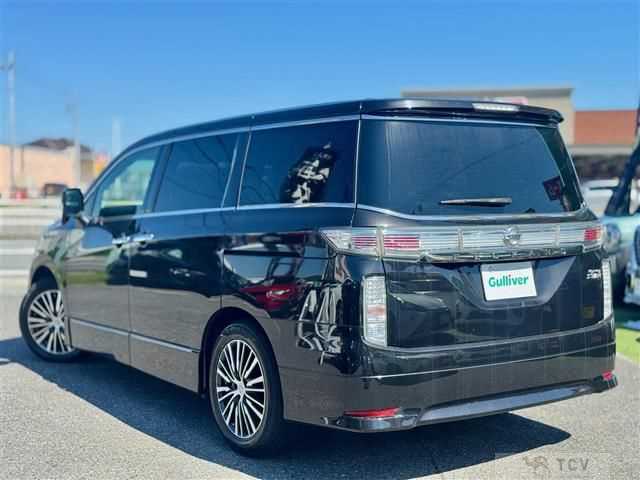 2014 Nissan Elgrand
