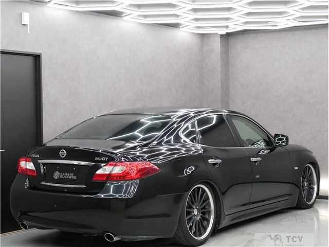 2011 Nissan Fuga