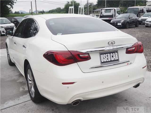 2016 Nissan Fuga