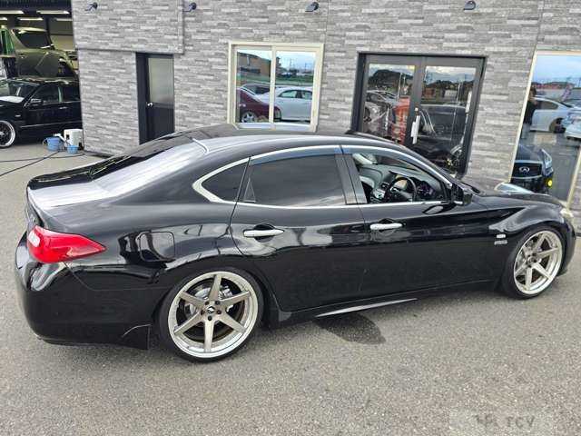 2011 Nissan FUGA HYBRID