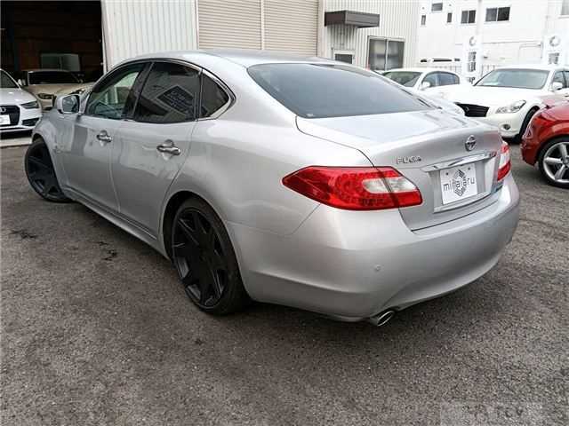 2012 Nissan FUGA HYBRID