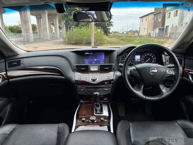 2013 Nissan FUGA HYBRID