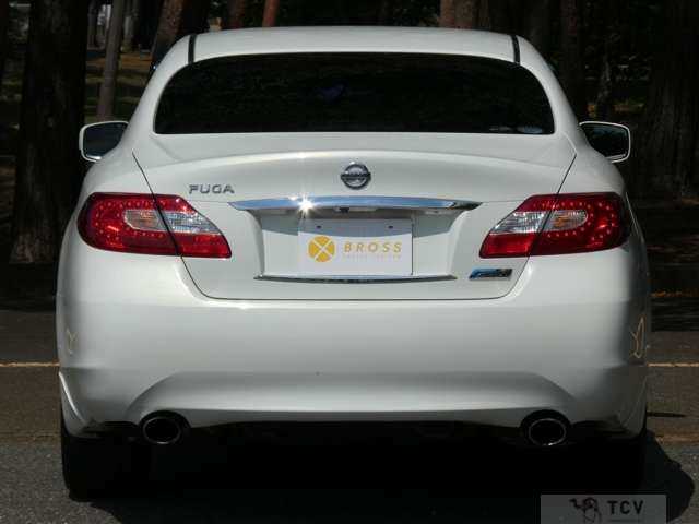 2013 Nissan FUGA HYBRID