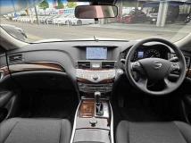 2013 Nissan FUGA HYBRID