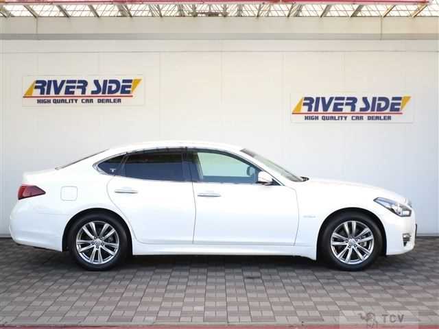 2015 Nissan FUGA HYBRID