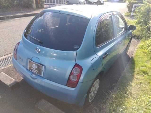 2002 Nissan March