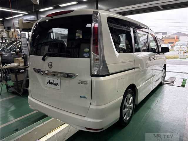 2012 Nissan Serena