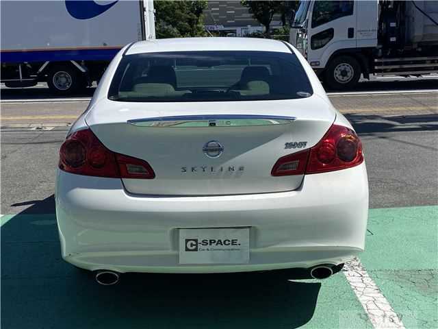 2010 Nissan Skyline