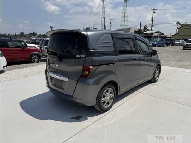 Spike Studio Used Honda Freed Spike 2011 (99,000 km) - TCV (formerly Trade Car View)