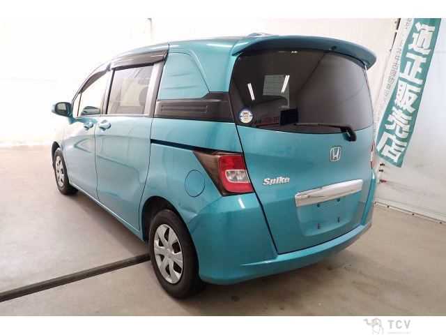 2013 Honda Freed Spike