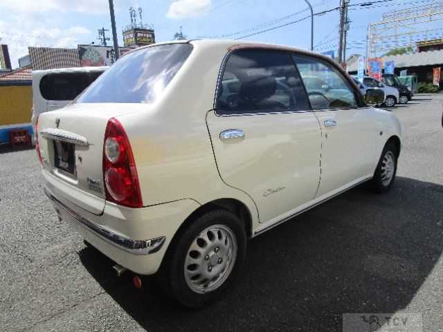 2000 Daihatsu Opti