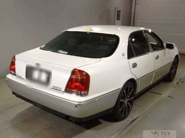 2000 Toyota Crown Majesta