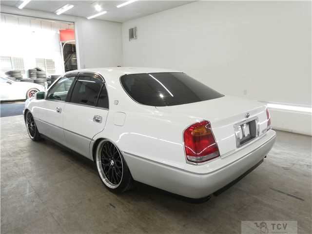 2000 Toyota Crown Majesta