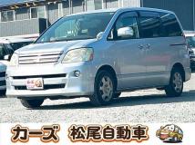 2005 Toyota Noah