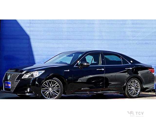 2013 Toyota Crown Hybrid