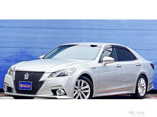 2013 Toyota Crown Hybrid