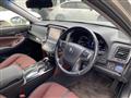 2013 Toyota Crown Hybrid