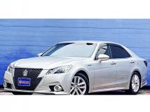 2013 Toyota Crown Hybrid