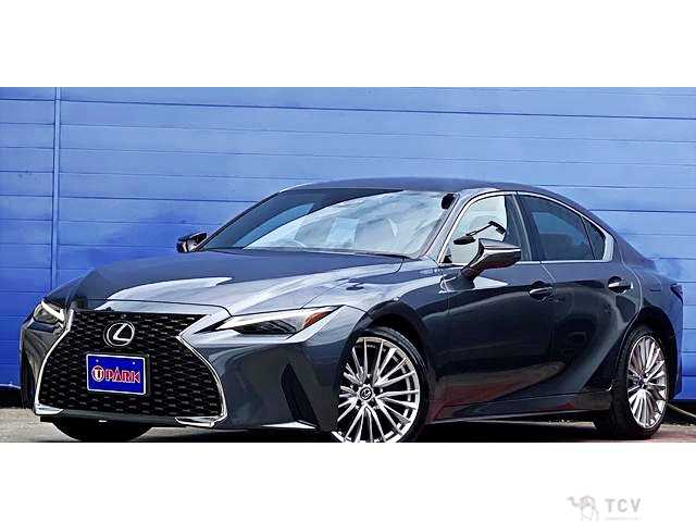 2023 Lexus IS