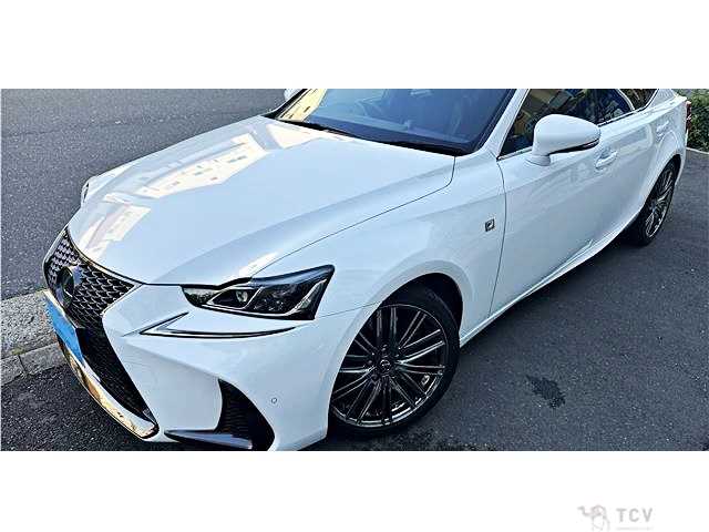 2019 Lexus IS