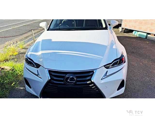 2017 Lexus IS
