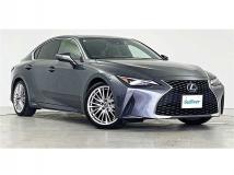2020 Lexus IS