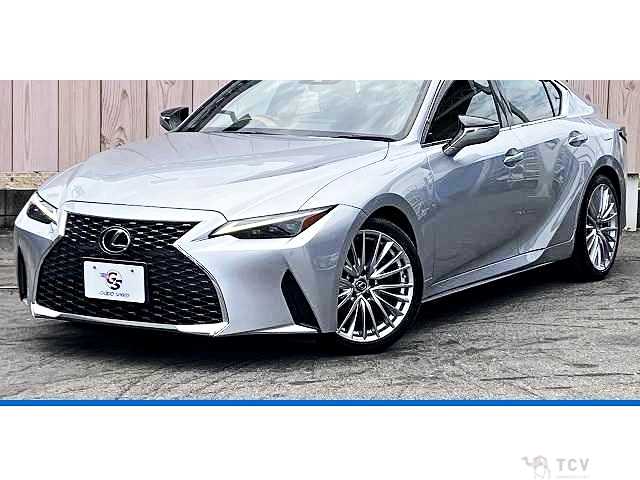 2021 Lexus IS