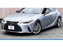 2021 Lexus IS