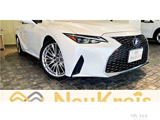2021 Lexus IS