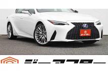 2021 Lexus IS