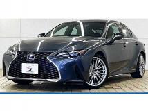 2021 Lexus IS