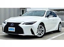 2021 Lexus IS