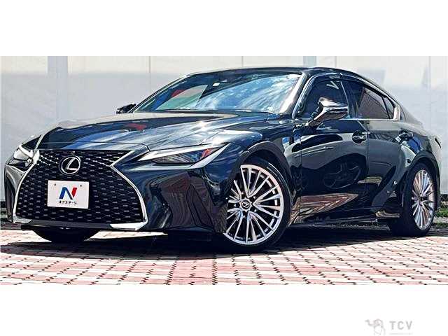 2021 Lexus IS